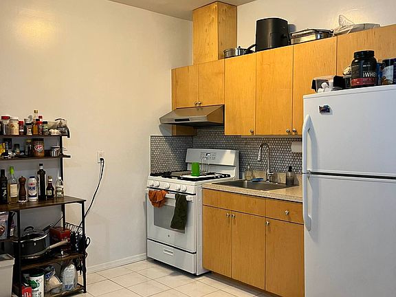 4th image of 20-68 37th St #1