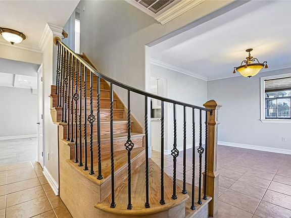 2nd image of 3825 N Evangeline Dr