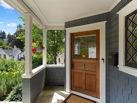3rd image of 2127 SW Elm St