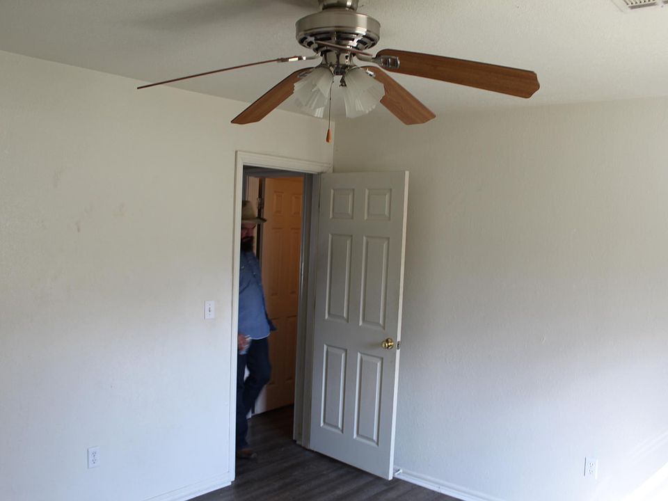 2nd image of 612 Rolling Hills Dr APT 4