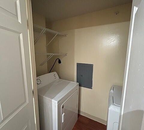 4th image of 488 Bedford St #423
