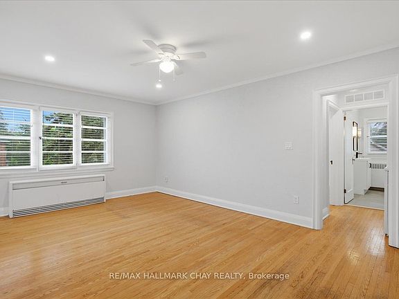 4th image of 15 Parkside Dr #1