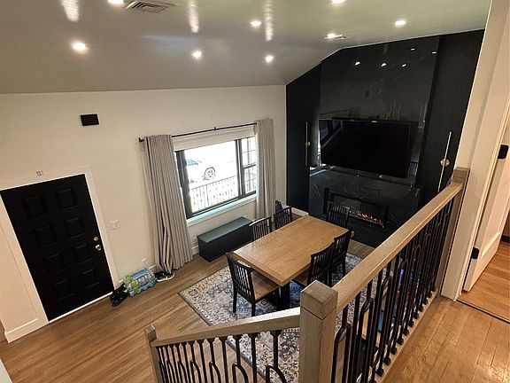 3rd image of 3266 Lucerne Street