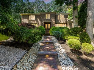 11 Vista Dr, Morganville, NJ 07751