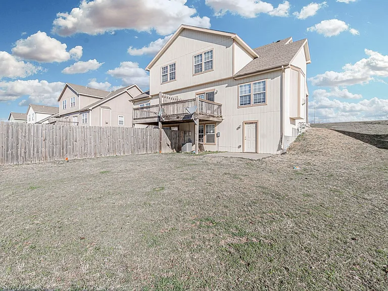 2615 Kathie Dr — Photo 9