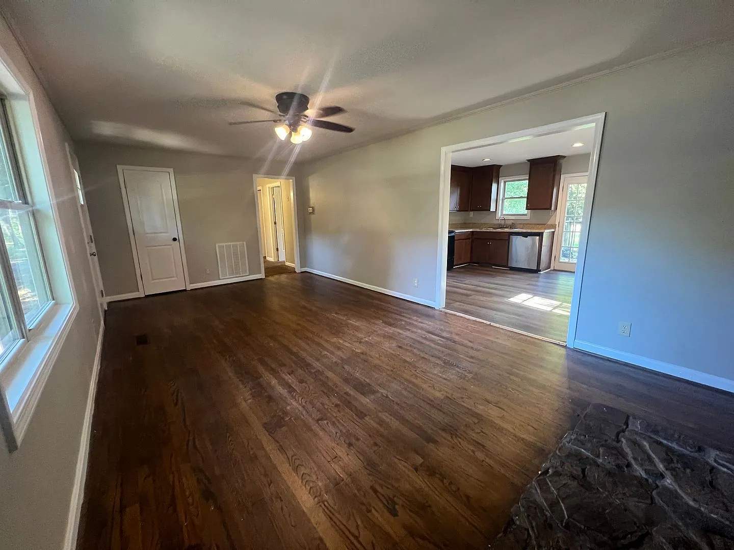 3 bedroom 1 bathroom home off Skyland Blvd — Photo 3