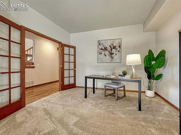 5th image of 1680 Oakwood Dr