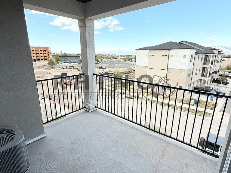 13527 S Hanley Ln #M302 — Photo 11