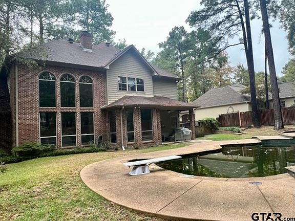 4th image of 3705 Woods Blvd