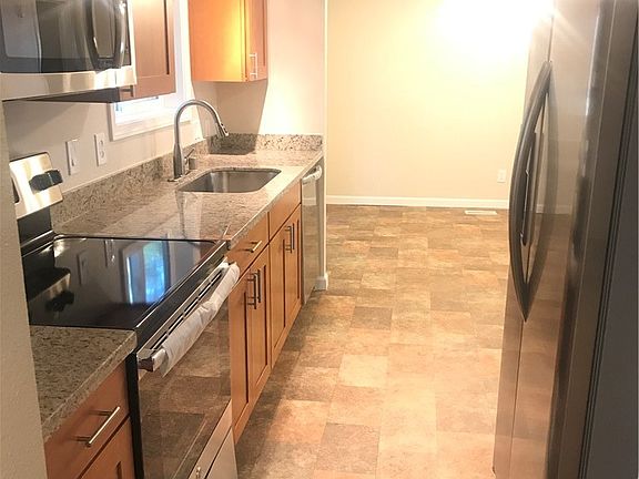 5th image of 90 NE Creekview Pl