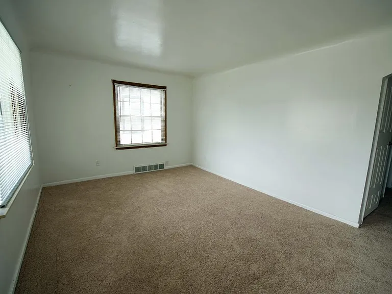 13508 Pullman St — Photo 5