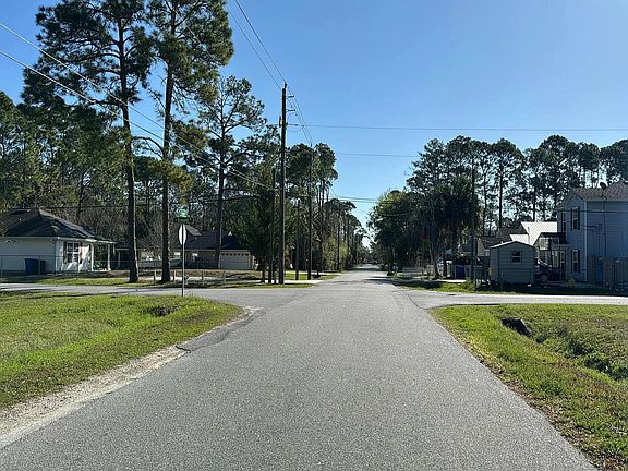 4th image of 952 Ervin St