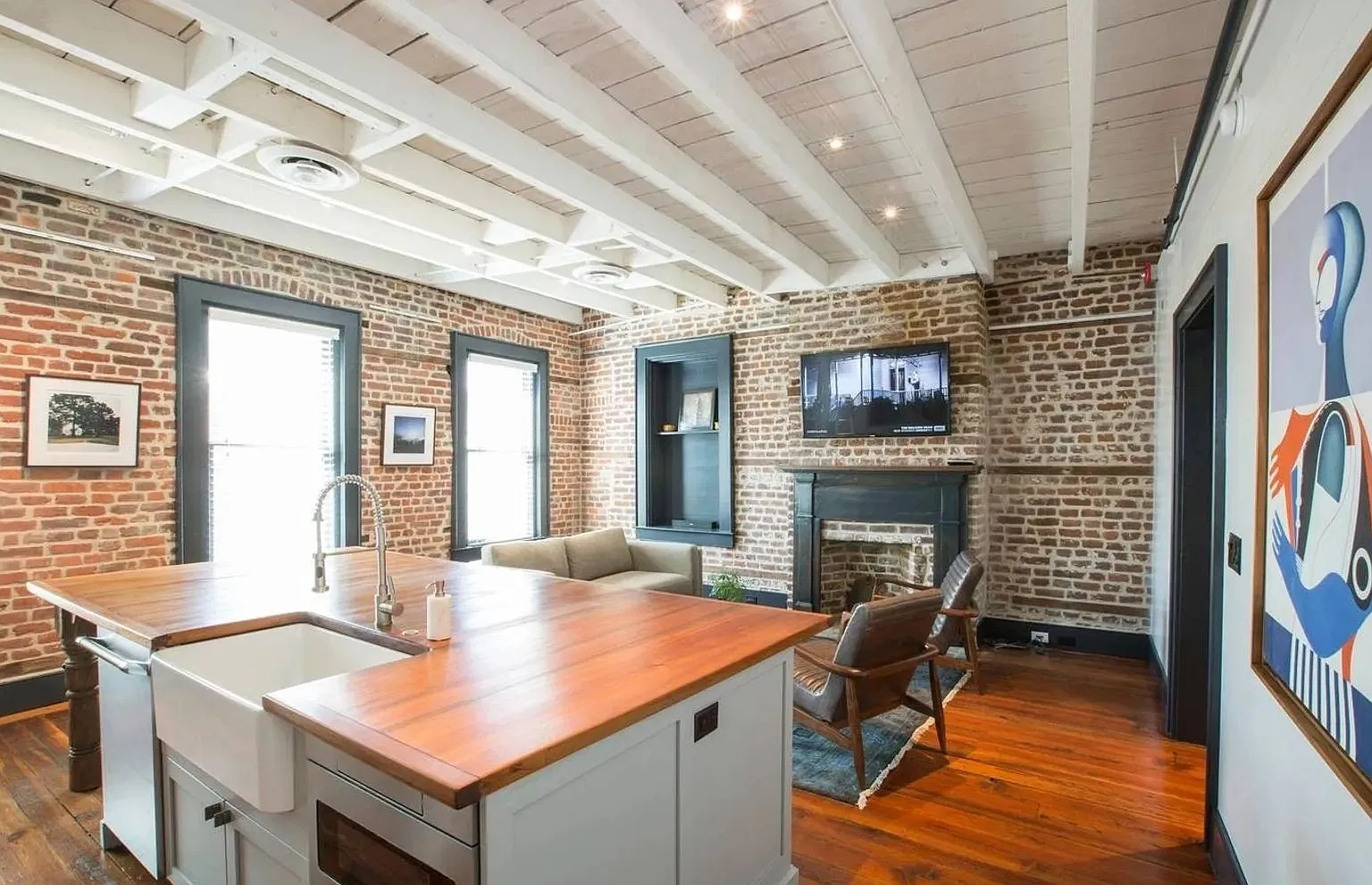 2 bed, 2.5 bath, 1986 sqft, $4,800 — Photo 1