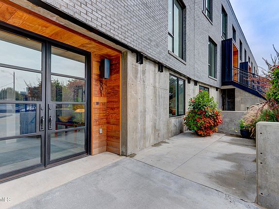 2nd image of 601 W Vine Ave