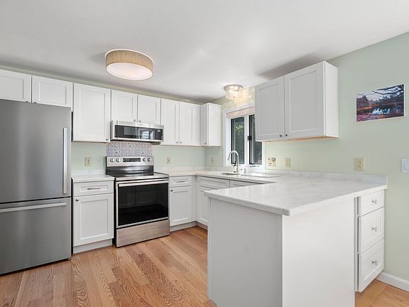 3rd image of 55 Littleton Rd Unit 11B
