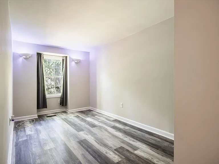 8523 Pioneer Dr — Photo 9