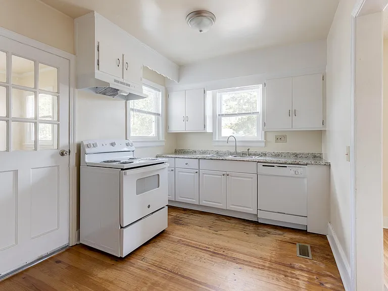 315 N Maple St — Photo 4