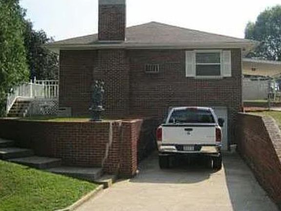 2nd image of 8 Westwood Ln