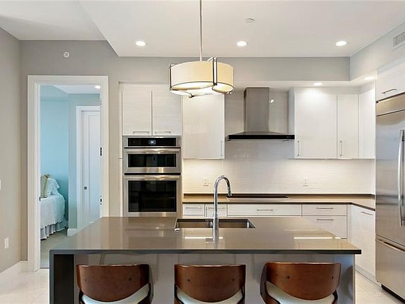 5th image of 100 1st Ave N Unit 2902