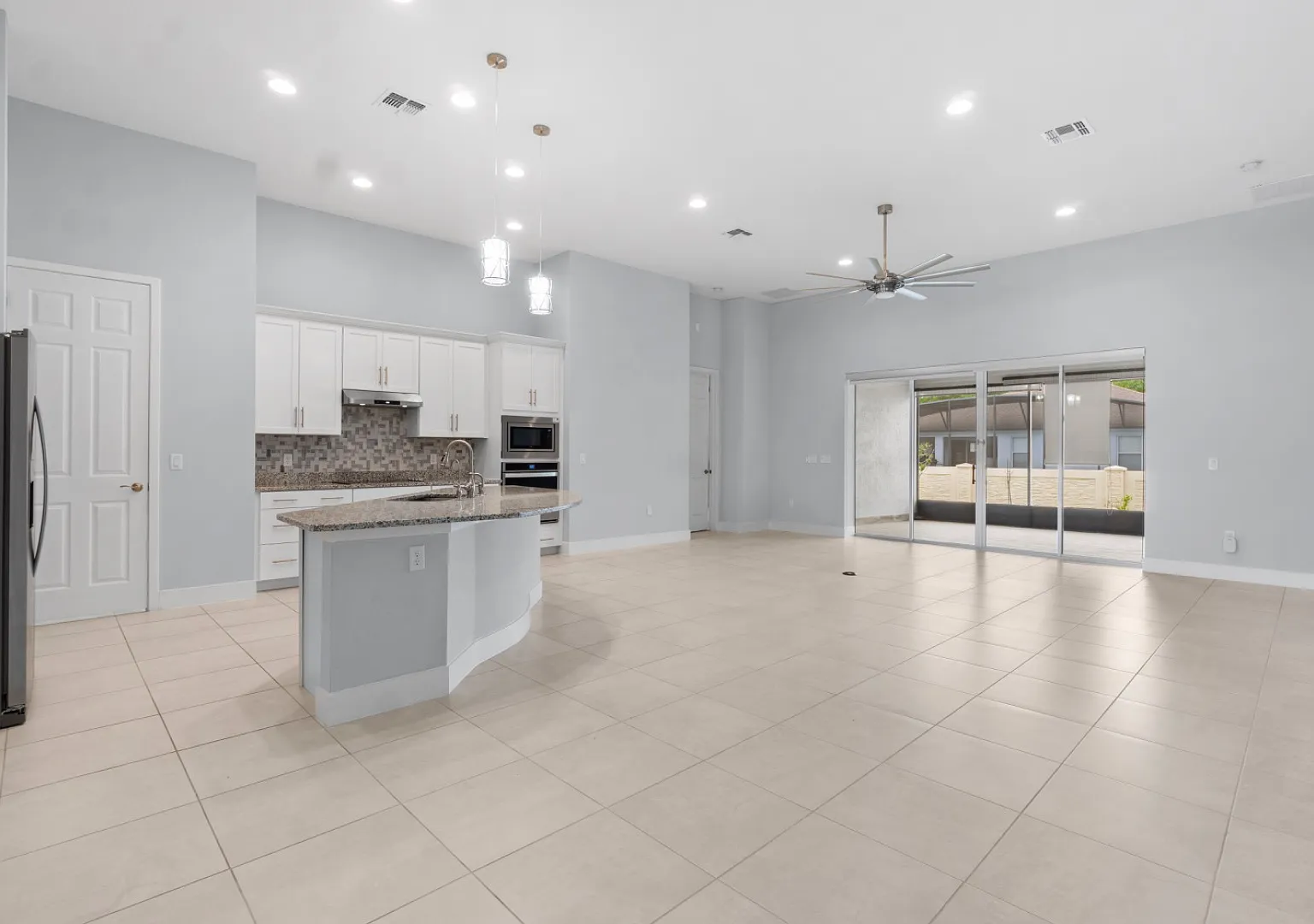 2320 Symphony Cir — Photo 2