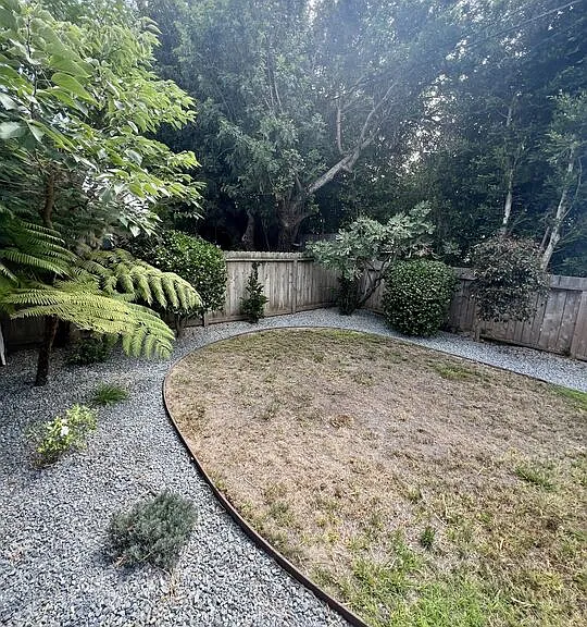 8347 Loyola Blvd — Photo 11