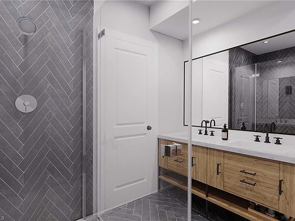 3rd image of 5815 Glencove DR #1202