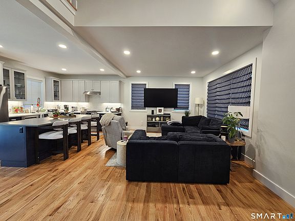 4th image of 23 Ivy Hill Road #23