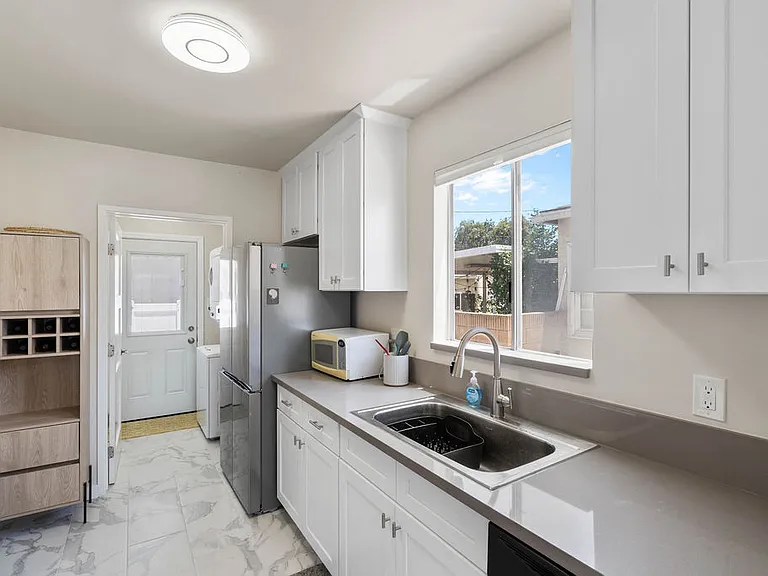 2066 Baltic Ave — Photo 3
