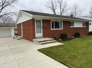 308 Wallace Dr, Saline, MI 48176