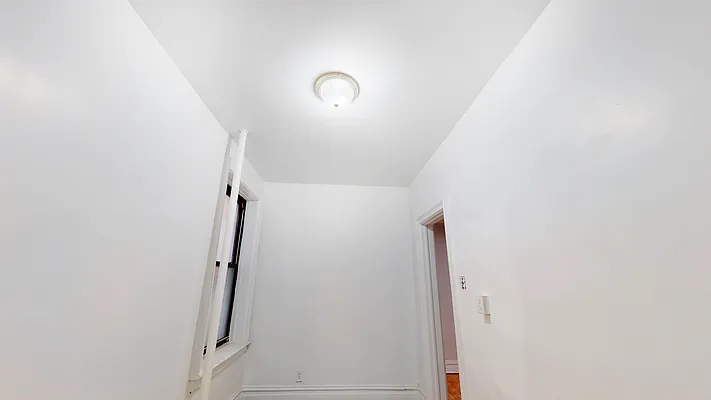 Sold by Chana Ofek, LREB | media 6