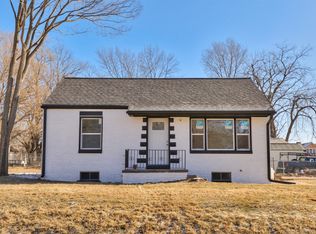 3811 40th St, Des Moines, IA 50310