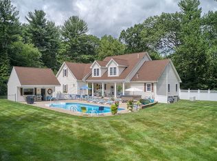 13 Meadow Ln, Salem, NH 03079