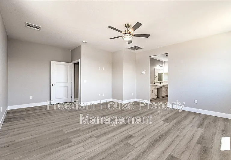 6380 Waterford St — Photo 16