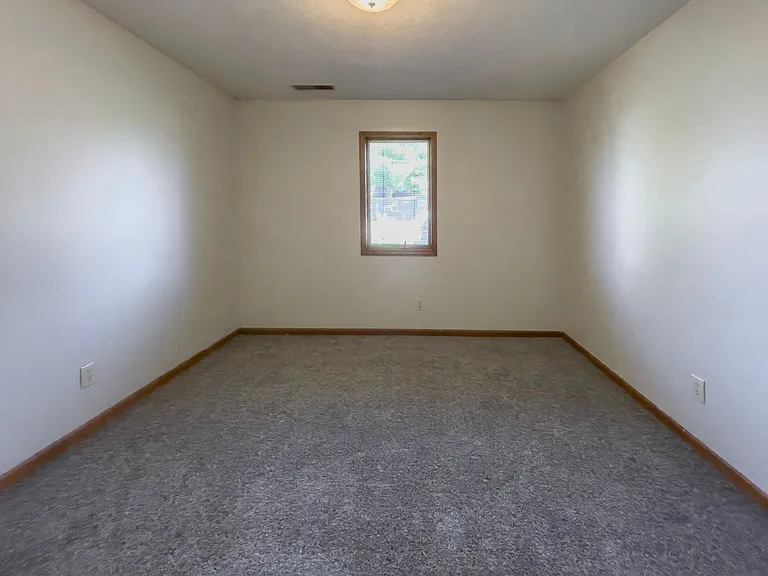 Riverwood Apartments — Photo 21