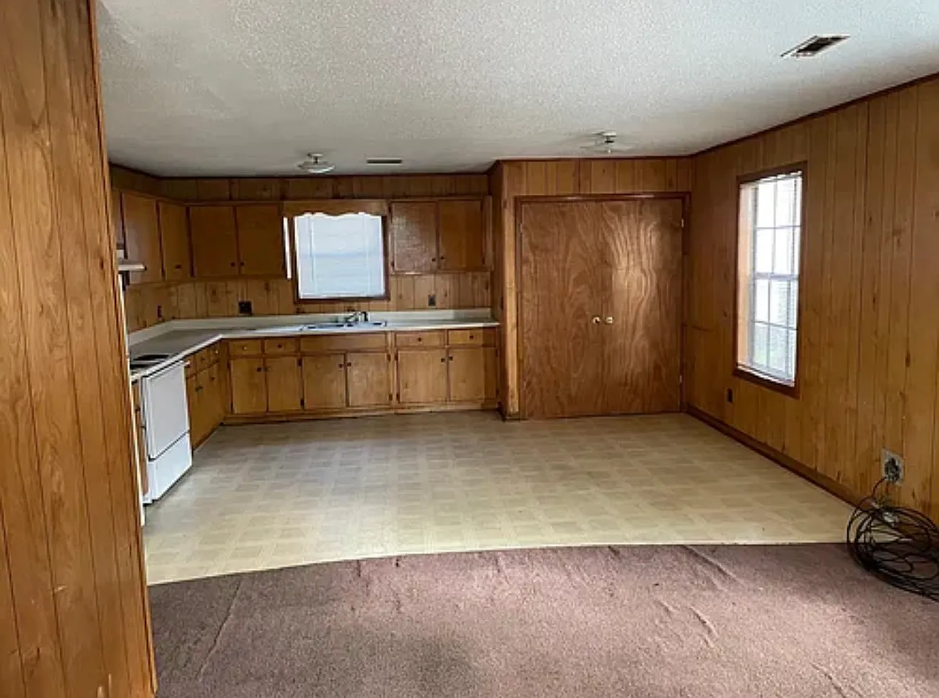 2 bed, 850 sqft, $900 — Photo 1