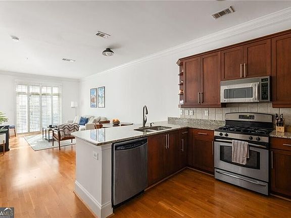 4th image of 1055 Piedmont Ave NE Unit 211