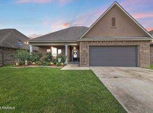 325 Hill Ridge Dr, Youngsville, LA 70592