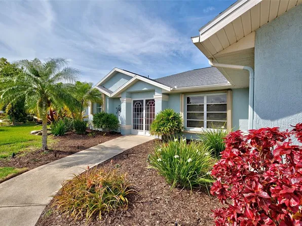521 Cedarwood Ln, Venice, FL 34293