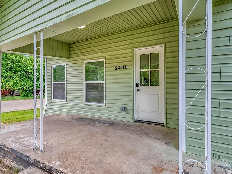 2400 Reuter Ave — Photo 2