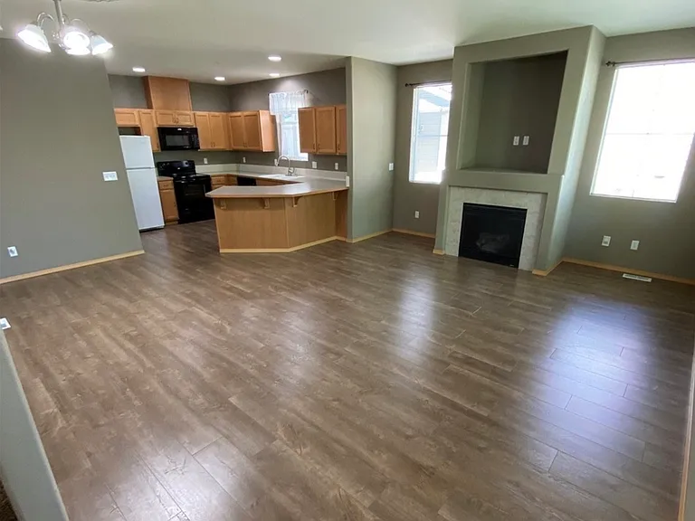 2025 Garry Oaks Ave #B — Photo 5