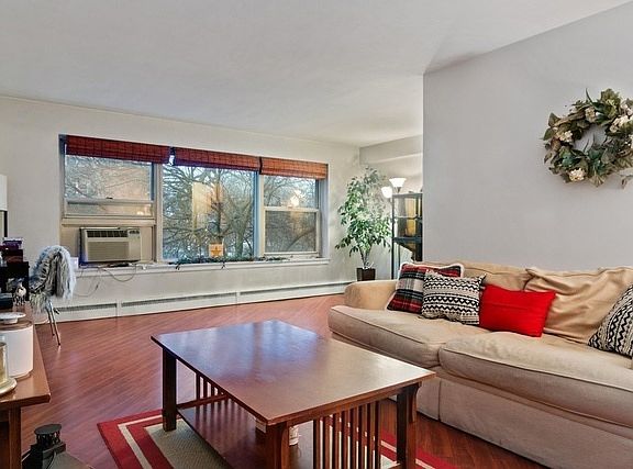 5th image of 4920 N Marine Dr #S305