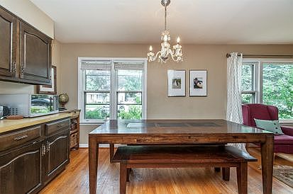 4th image of 709 Leamington Ave