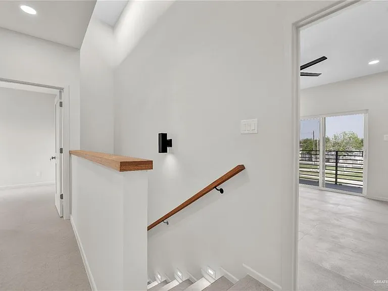 920 S Bicentennial Blvd — Photo 24