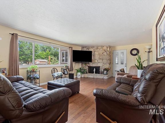 4th image of 10436 W Estate Dr
