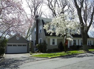 34 Maple St, Chatham, NJ 07928