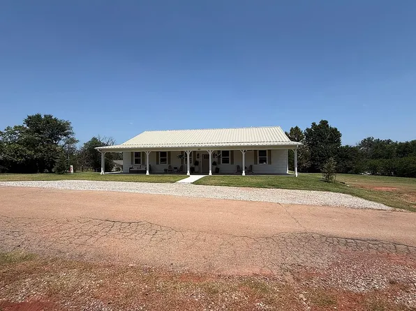 100 E 1st St, Wellston, OK 74881