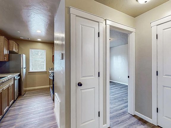 5th image of 336 Ponderosa Ct #B