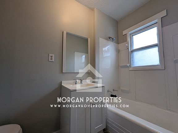 4th image of 1712 Main St