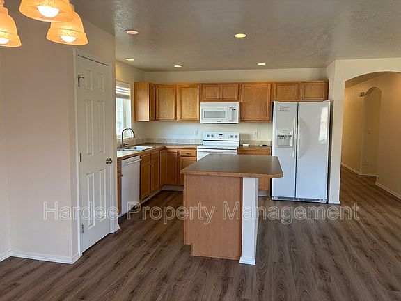 5th image of 677 N Kayden Way