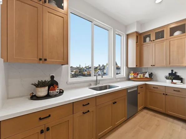2009 Grand St, Alameda, CA 94501